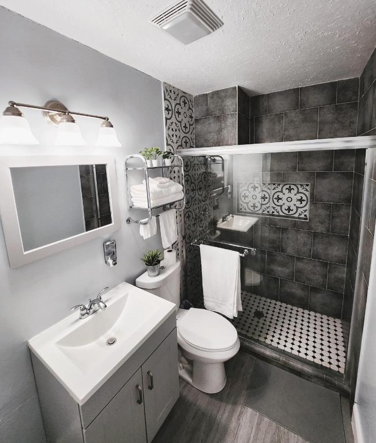 Cozy 3 Bedroom House Near Airport/Raymond Stadium/Downtown. Τάμπα Εξωτερικό φωτογραφία