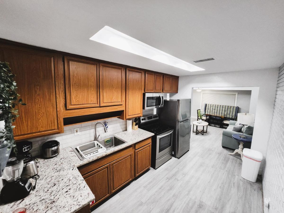 Cozy 3 Bedroom House Near Airport/Raymond Stadium/Downtown. Τάμπα Εξωτερικό φωτογραφία