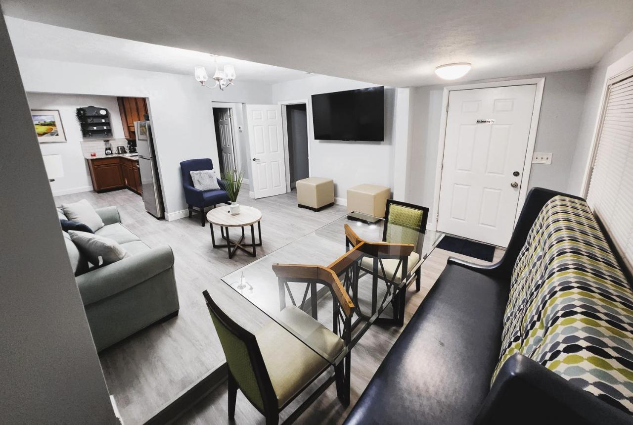 Cozy 3 Bedroom House Near Airport/Raymond Stadium/Downtown. Τάμπα Εξωτερικό φωτογραφία
